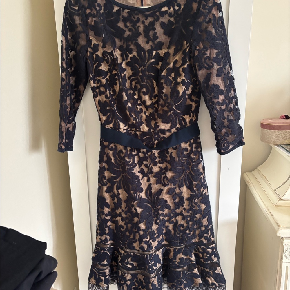 Blue Tan Sheath Midi Dress with Cuffed Sleeves
